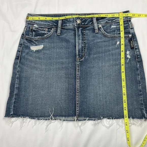 Silver Jeans Francy Denim Distressed Raw Hem Stretchy Skirt - Picture 8 of 9